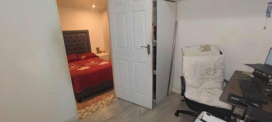 3 Bedroom Property for Sale in Rondevlei Park Western Cape